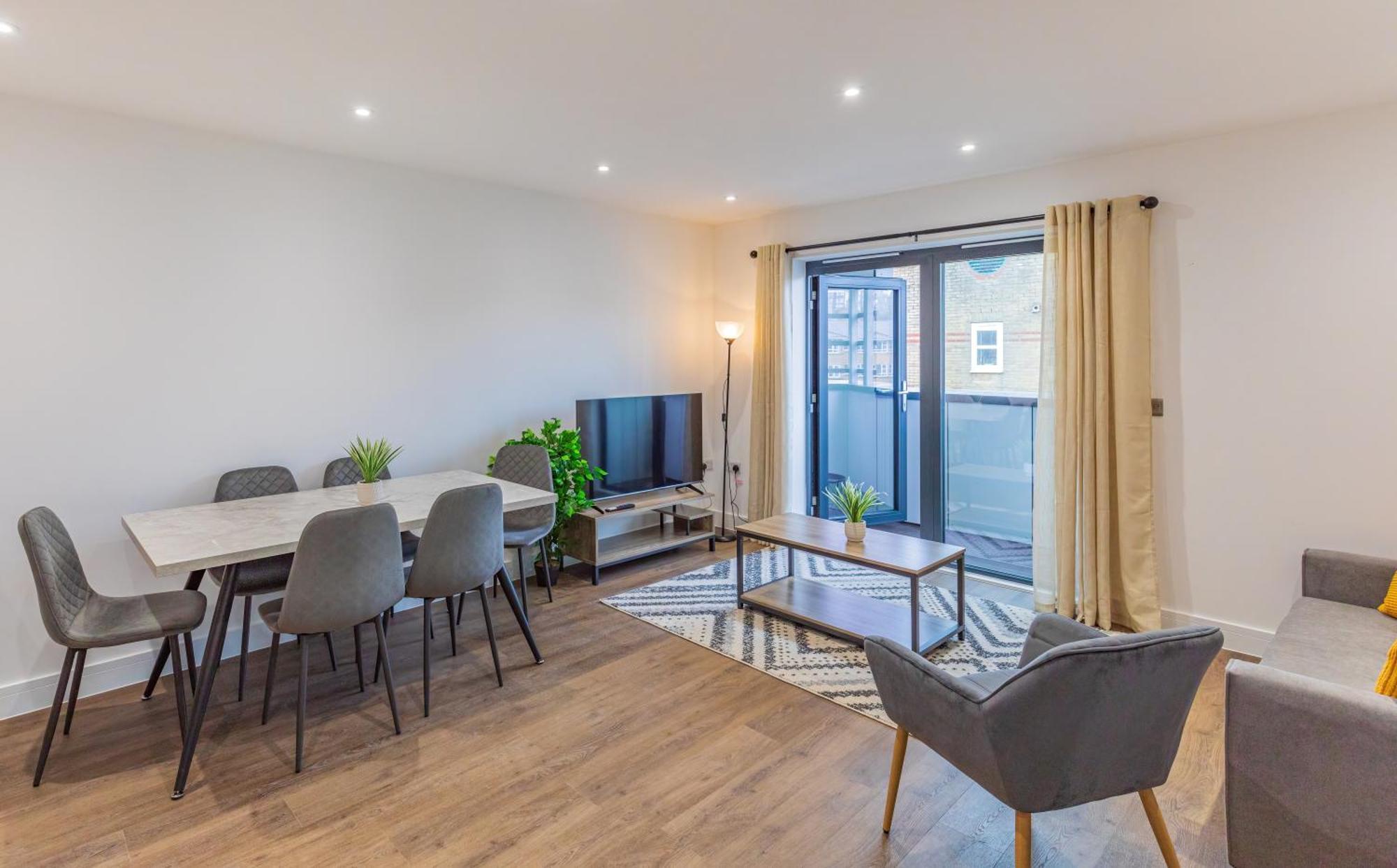 Central 2 Bed 2 Bath Apartment Near Brighton College, Beach, Hospital - Long Stay Offers Exterior foto