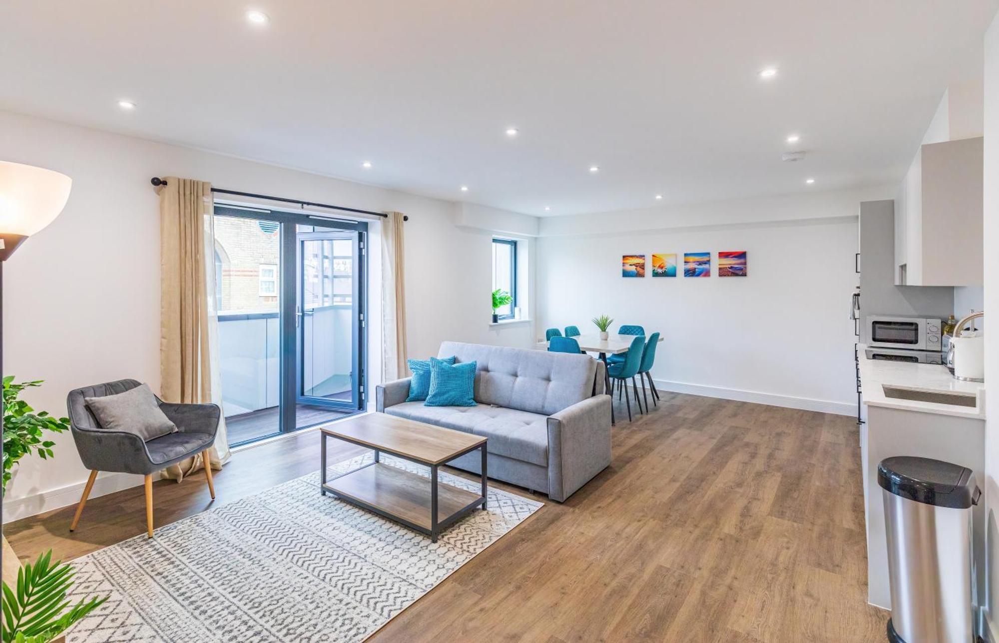 Central 2 Bed 2 Bath Apartment Near Brighton College, Beach, Hospital - Long Stay Offers Exterior foto