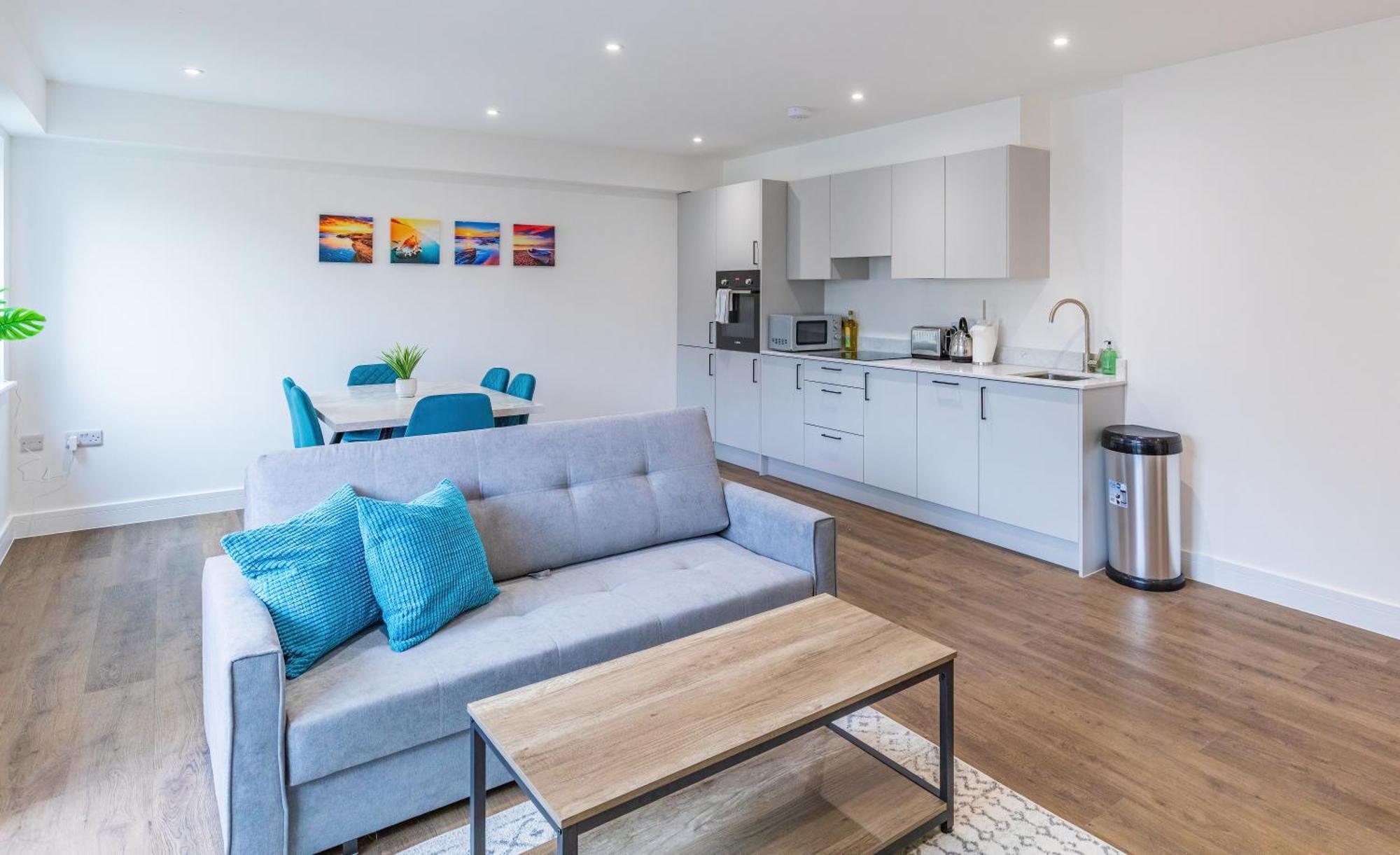 Central 2 Bed 2 Bath Apartment Near Brighton College, Beach, Hospital - Long Stay Offers Exterior foto