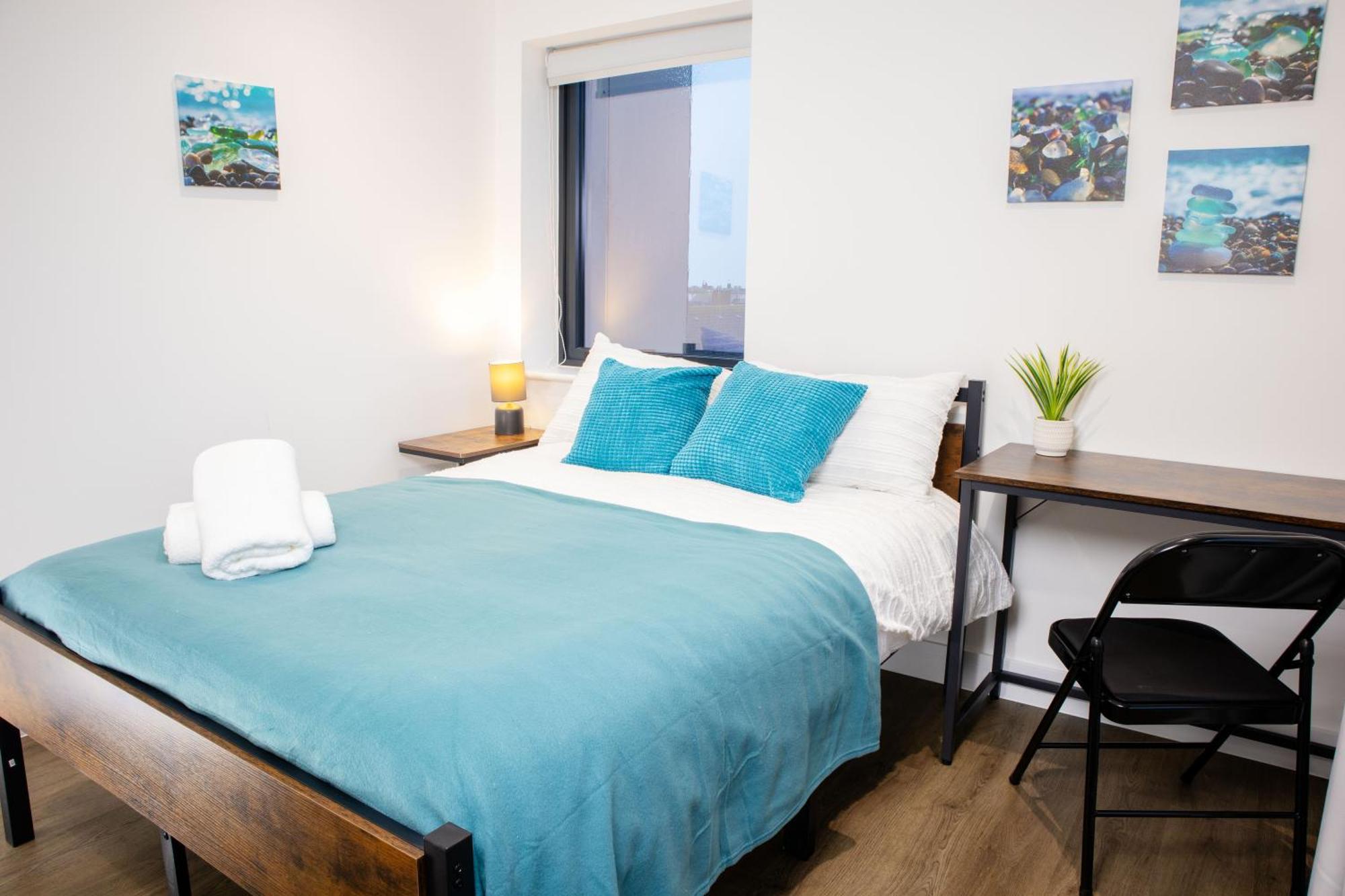 Central 2 Bed 2 Bath Apartment Near Brighton College, Beach, Hospital - Long Stay Offers Exterior foto