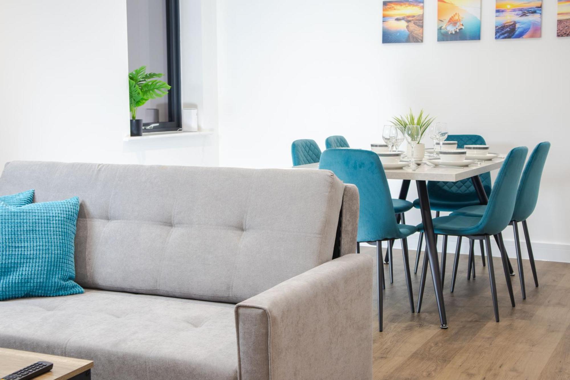 Central 2 Bed 2 Bath Apartment Near Brighton College, Beach, Hospital - Long Stay Offers Exterior foto