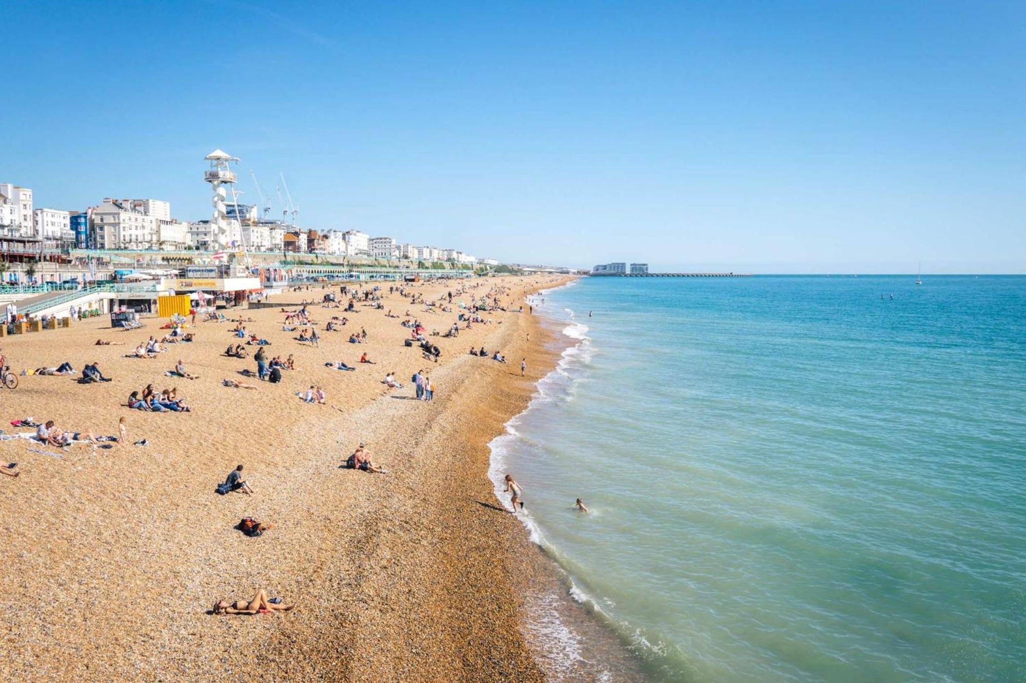Central 2 Bed 2 Bath Apartment Near Brighton College, Beach, Hospital - Long Stay Offers Exterior foto